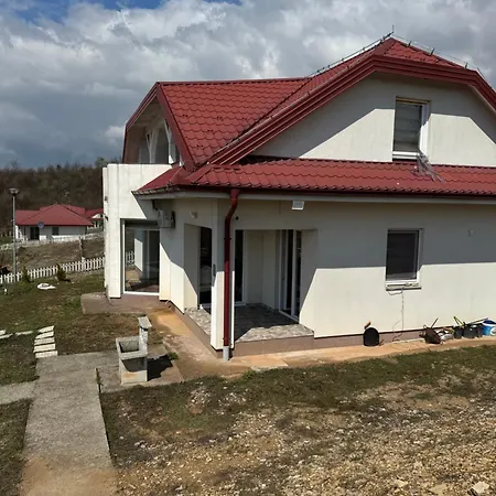 Forest House Villa *