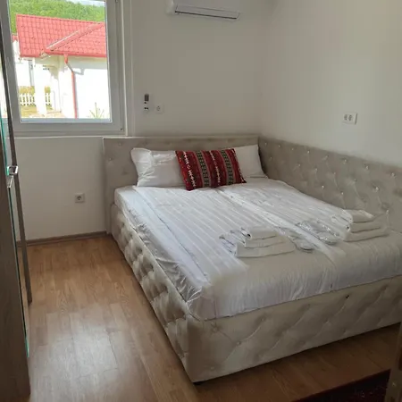 Forest House Vila Ilijas