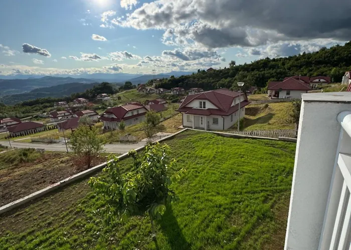 Forest House Villa *