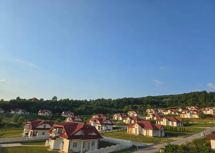 Forest House Villa *